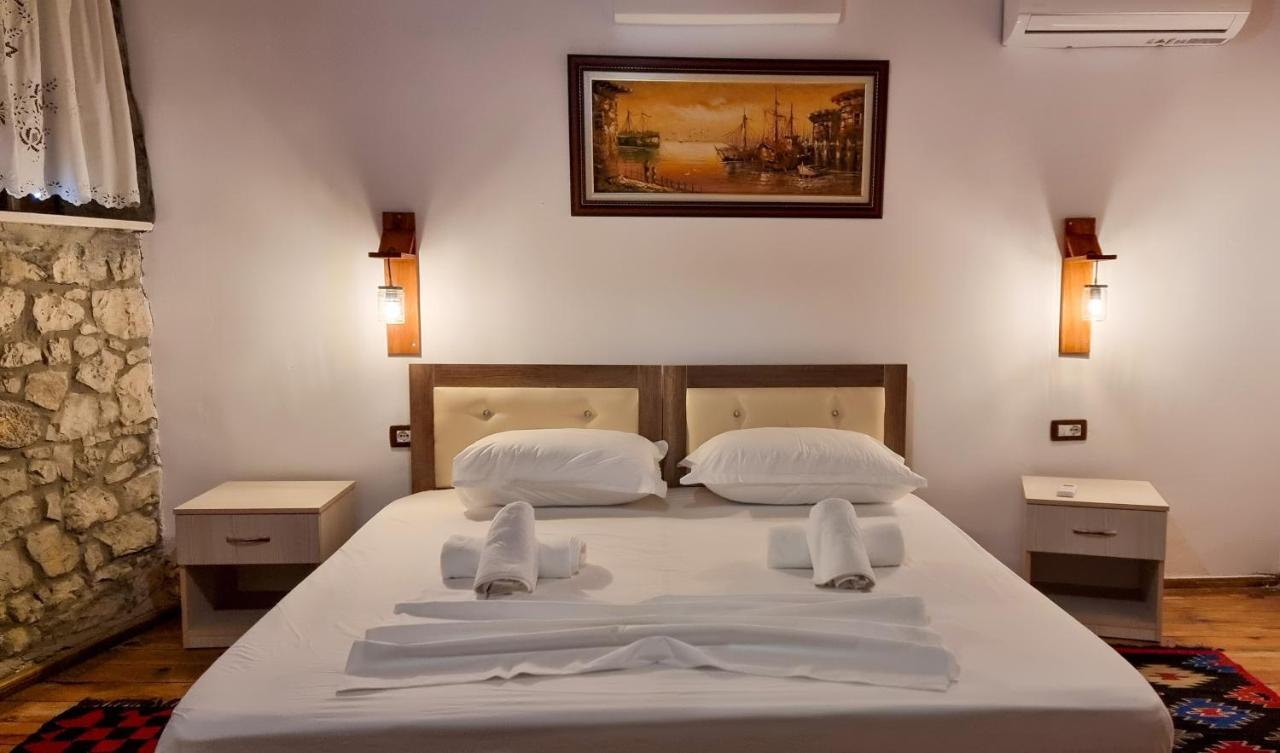 Dhimitri Apartment Berat Esterno foto